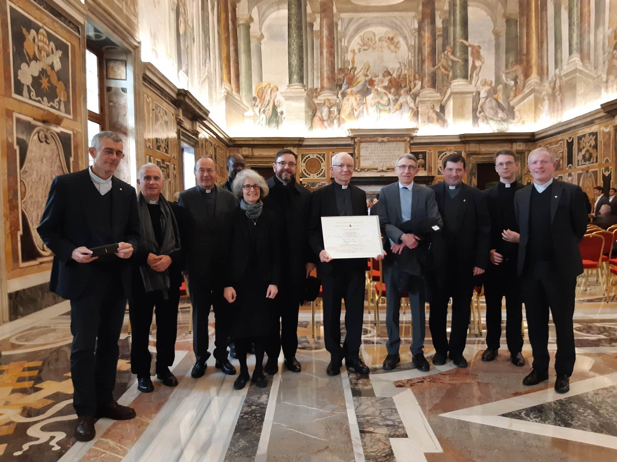 Remise du prix Ratzinger au pere Michel Fedous jesuite 4
